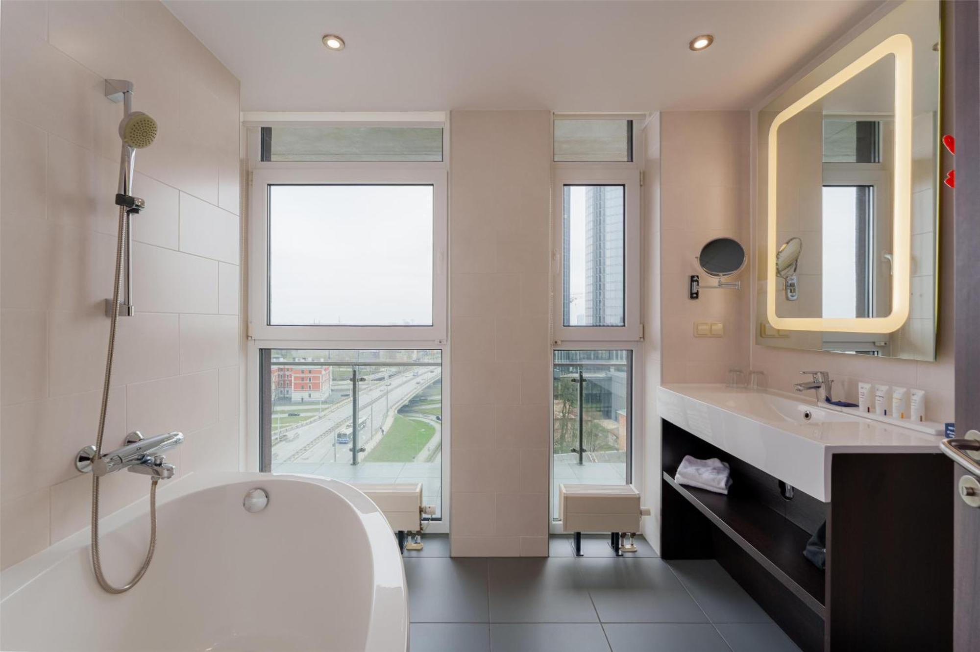 Park By Radisson Valdemara 4* Riga